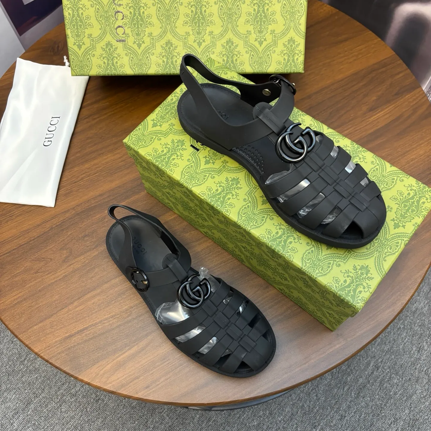 Men's shoes 260💰 [Gucci] Counter quality, top-quality original goods, real photos! Original TPU material, fine workmanship, comfortable; genuine 1:1 replica Size: 36 ~ 46